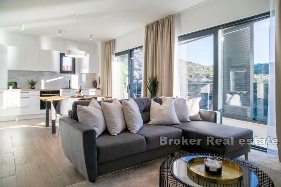 Leilighet i første rad til sjøen