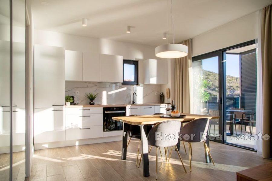 Leilighet i første rad til sjøen