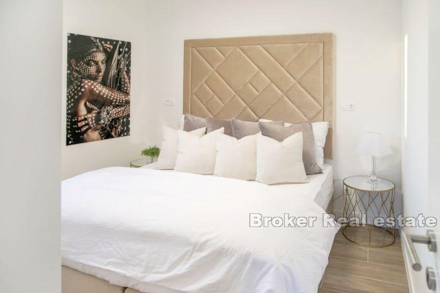 Leilighet i første rad til sjøen