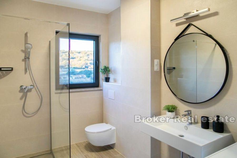 Leilighet i første rad til sjøen