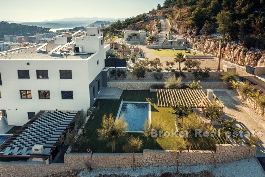 Exclusive four-bedroom apartment with swimming pool