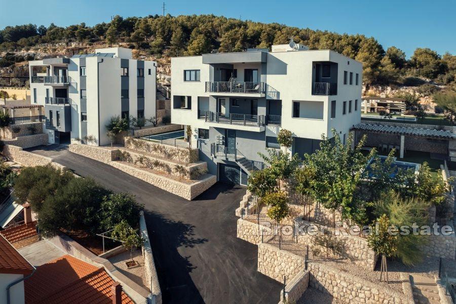 Exclusive four-bedroom apartment with swimming pool