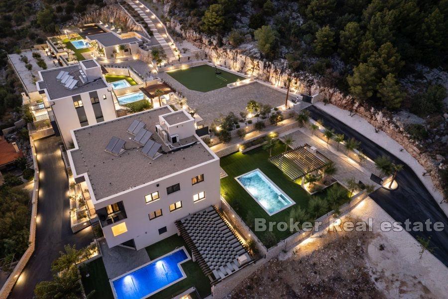 Exclusive four-bedroom apartment with swimming pool