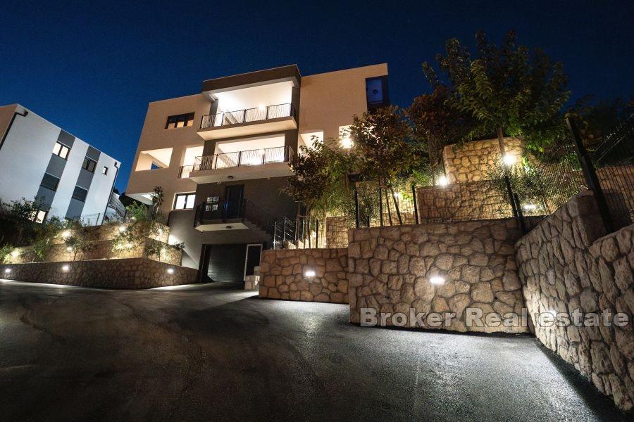 Appartement exclusif de quatre chambres avec piscine