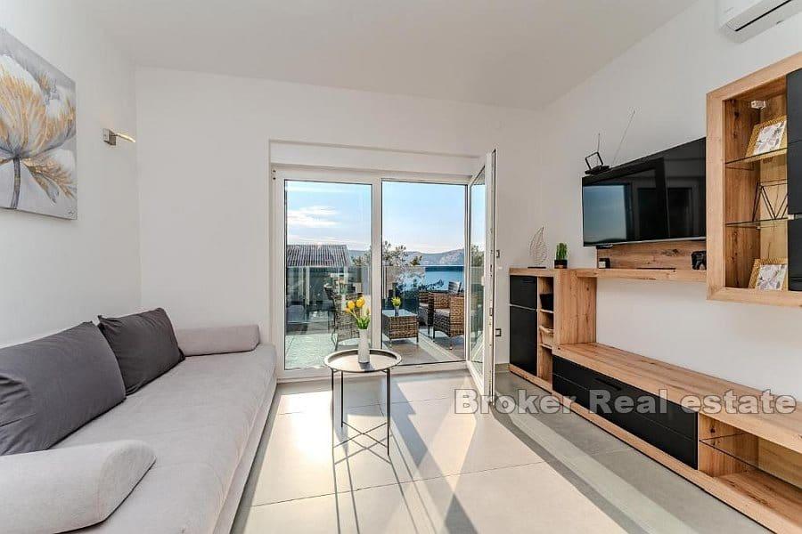 Moderna nekretnina s tri apartmana