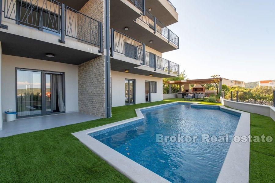 Apartment mit drei Schlafzimmern und privatem Pool