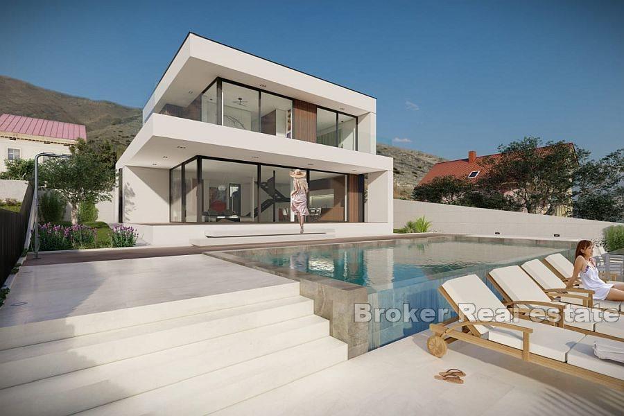 Impressive villa in an excellent location by the sea