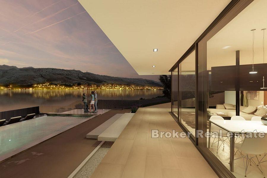 Impressive villa in an excellent location by the sea