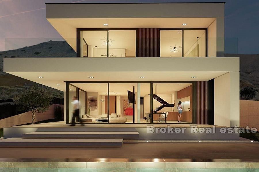 Impressive villa in an excellent location by the sea