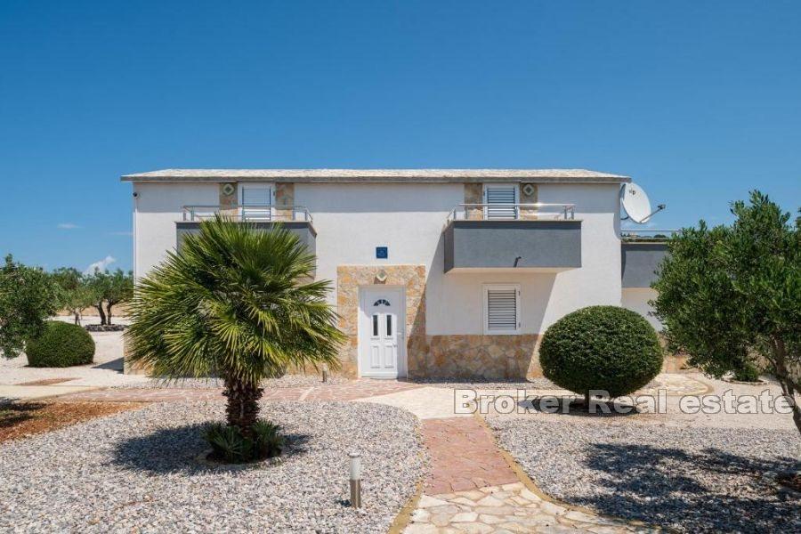 Wyjątkowa nieruchomość w spokojnej okolicy z panoramicznym widokiem na morze