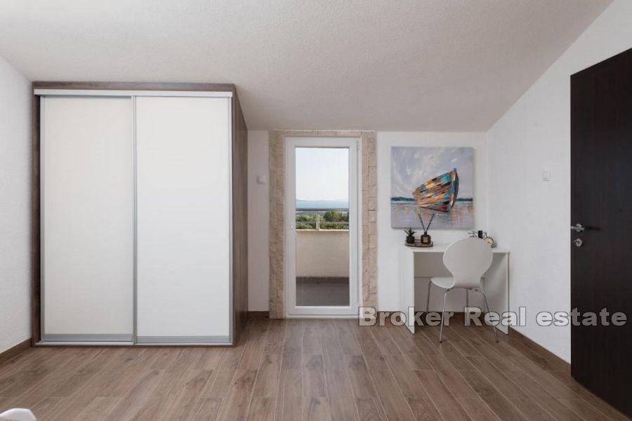 Propriété unique au calme avec une vue panoramique sur la mer