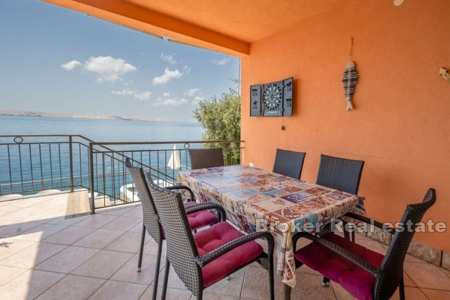 Affascinante casa in prima fila al mare