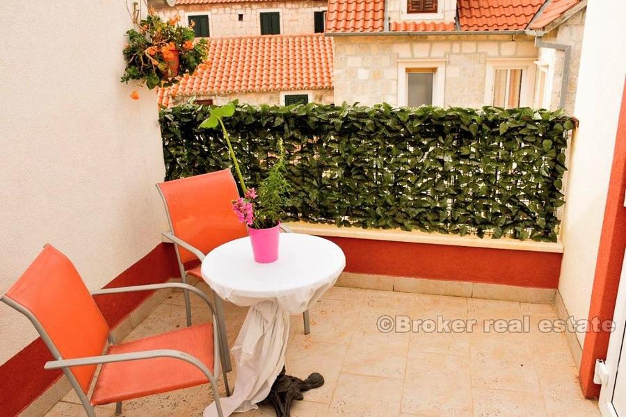 Renowacja domu na trzech kondygnacjach, na sprzedaż