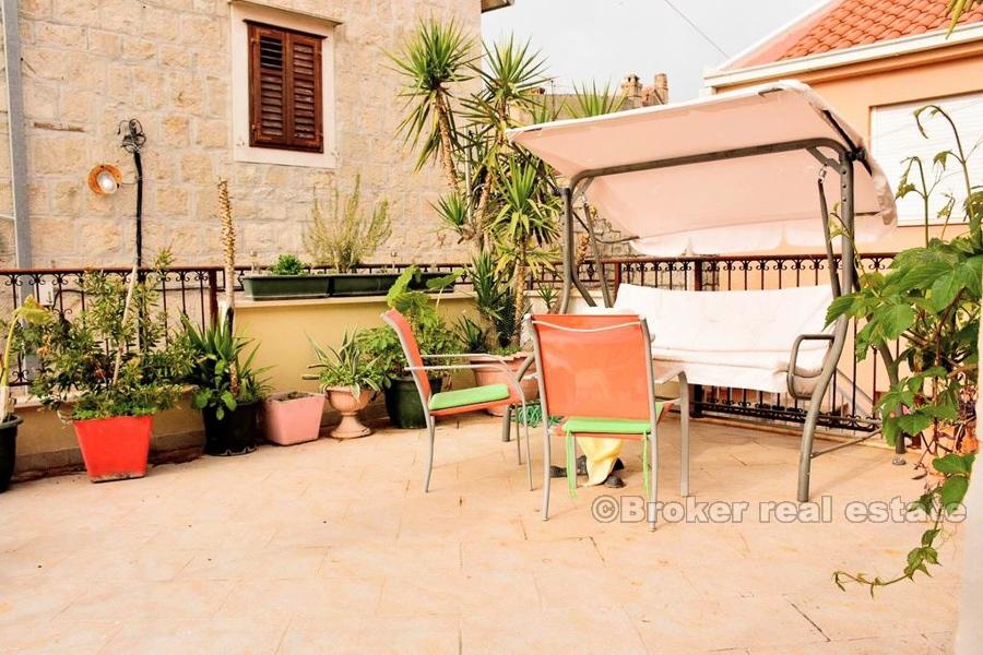 Renowacja domu na trzech kondygnacjach, na sprzedaż