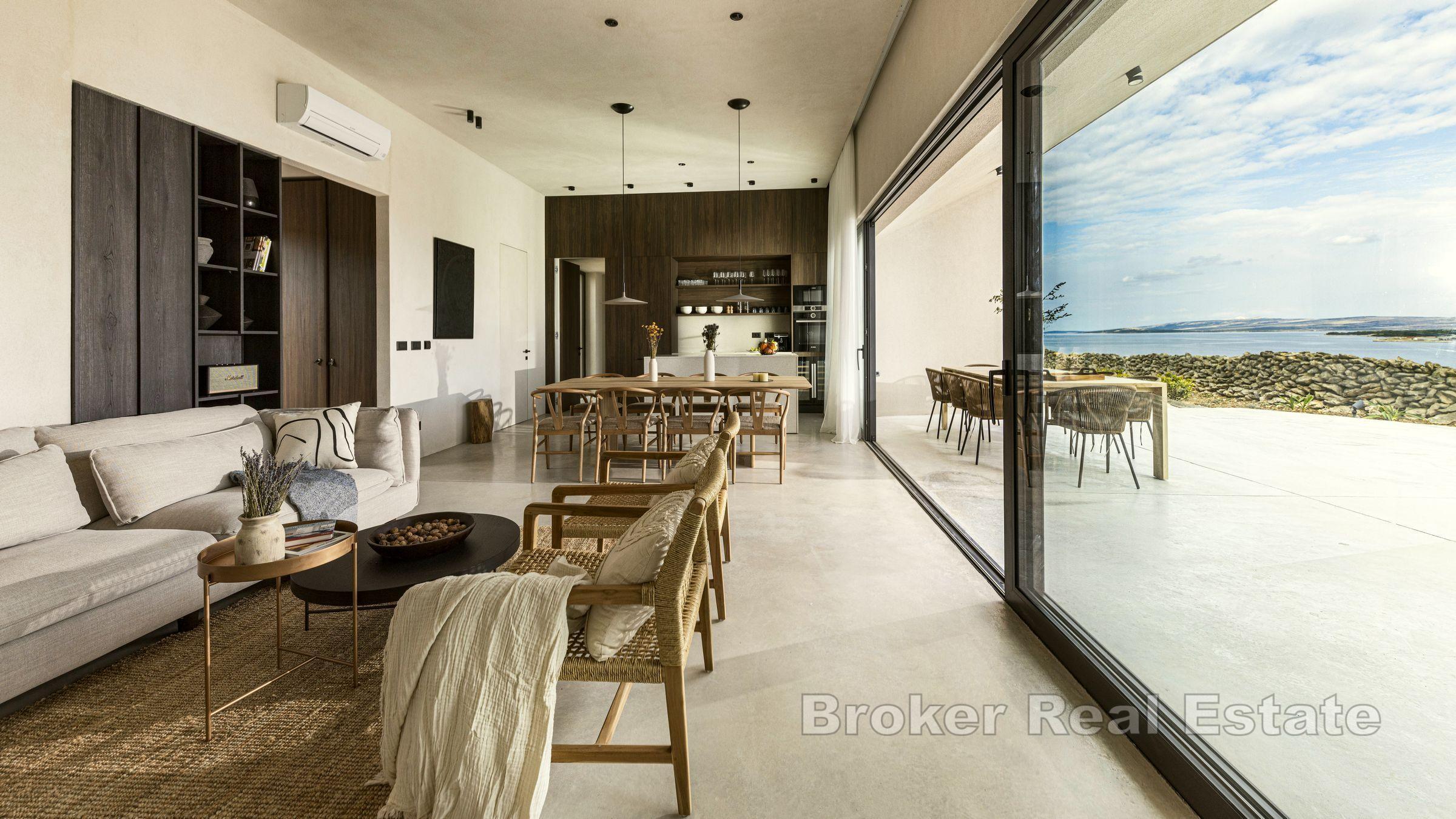 Villa mit Pool und Meerblick in einer ruhigen Gegend