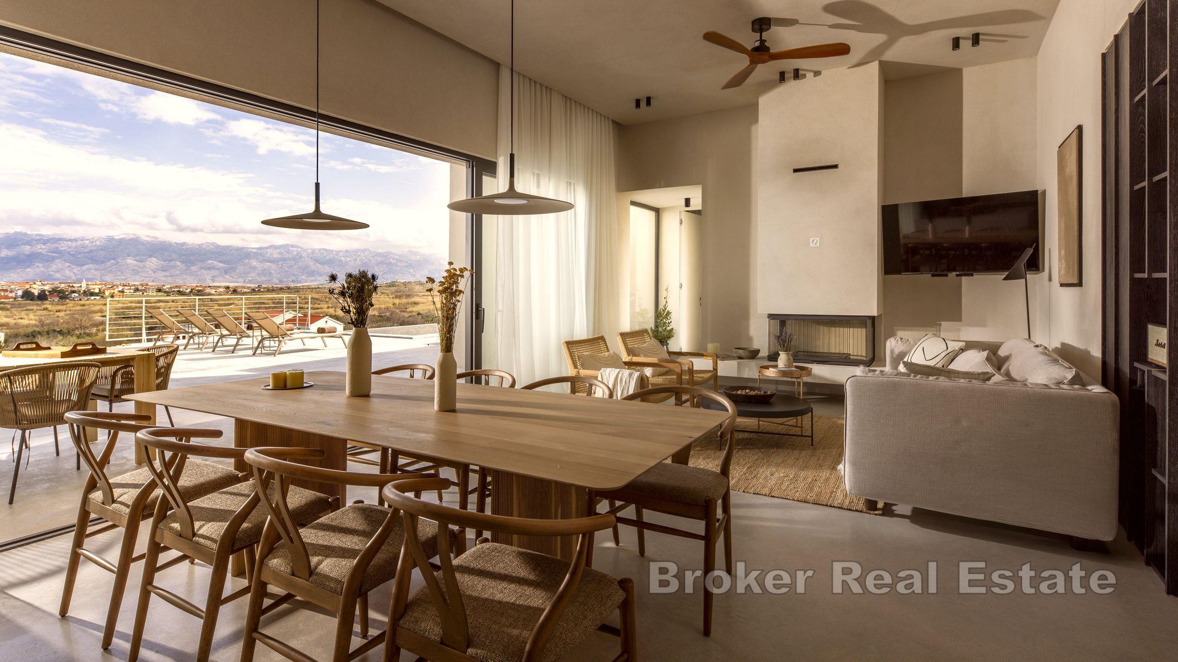 Villa mit Pool und Meerblick in einer ruhigen Gegend