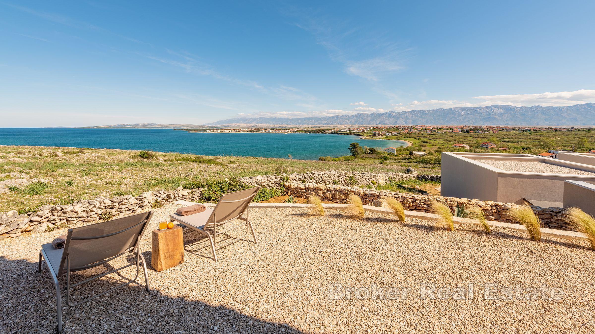 Villa mit Meerblick und Pool in unberührter Natur