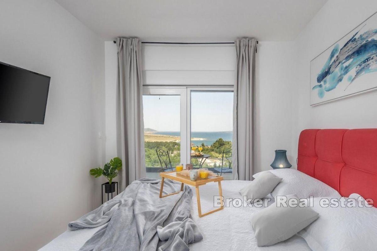 Nowoczesny dom z dwoma apartamentami blisko morza