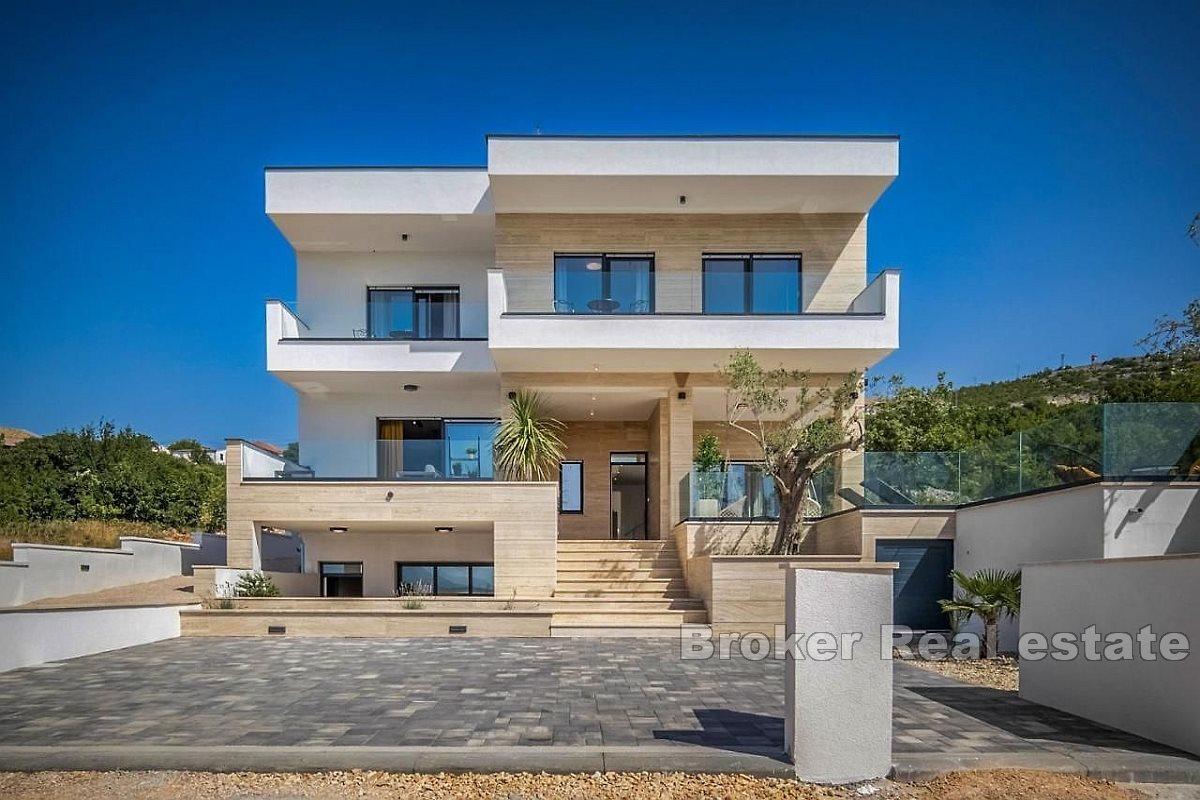Nowoczesny dom z dwoma apartamentami blisko morza