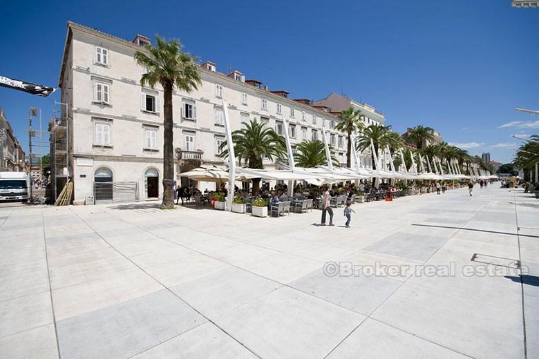 Stan na rivi, na prodaju