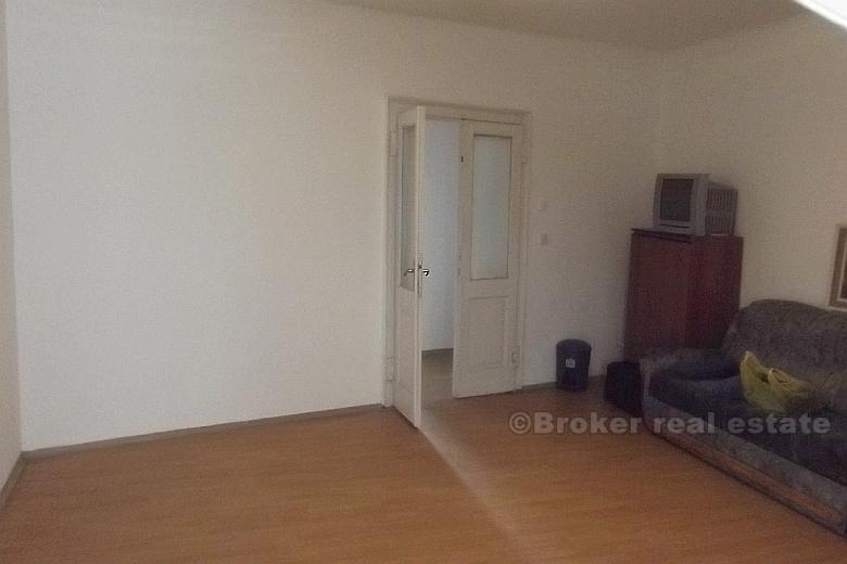 Stan na rivi, na prodaju