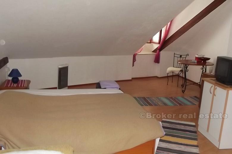 Stan na rivi, na prodaju