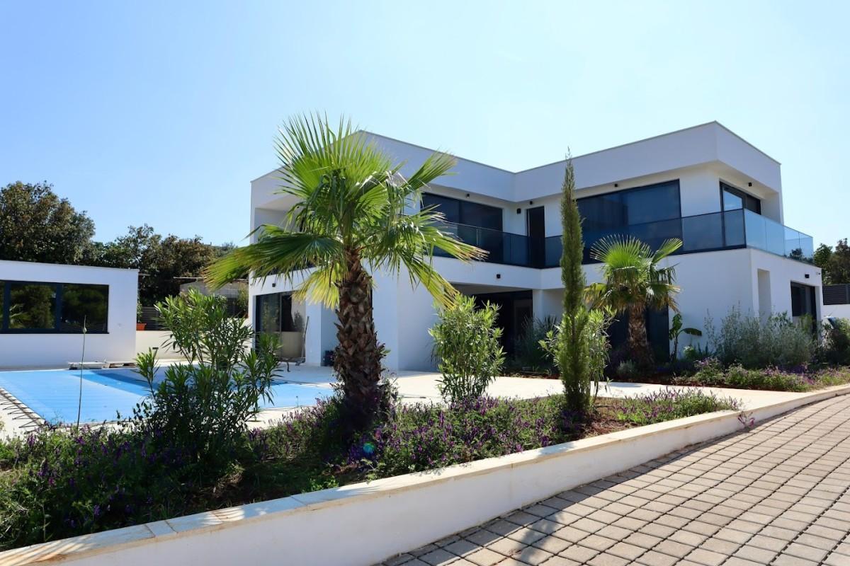 001-2018-261-Island-of-Solta-Newly-built-villa-with-sea-view-sale