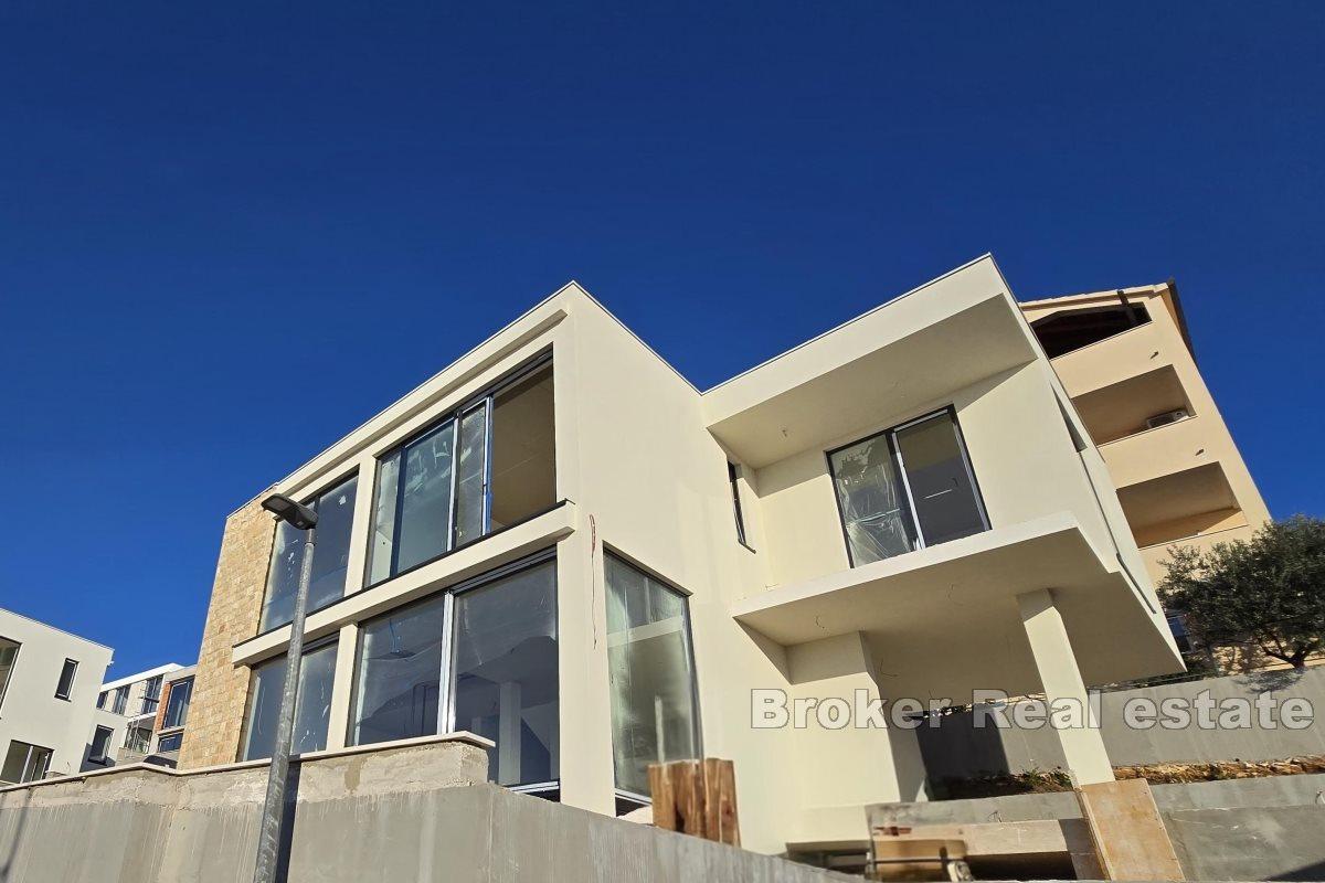 Nowoczesna willa z basenem blisko morza