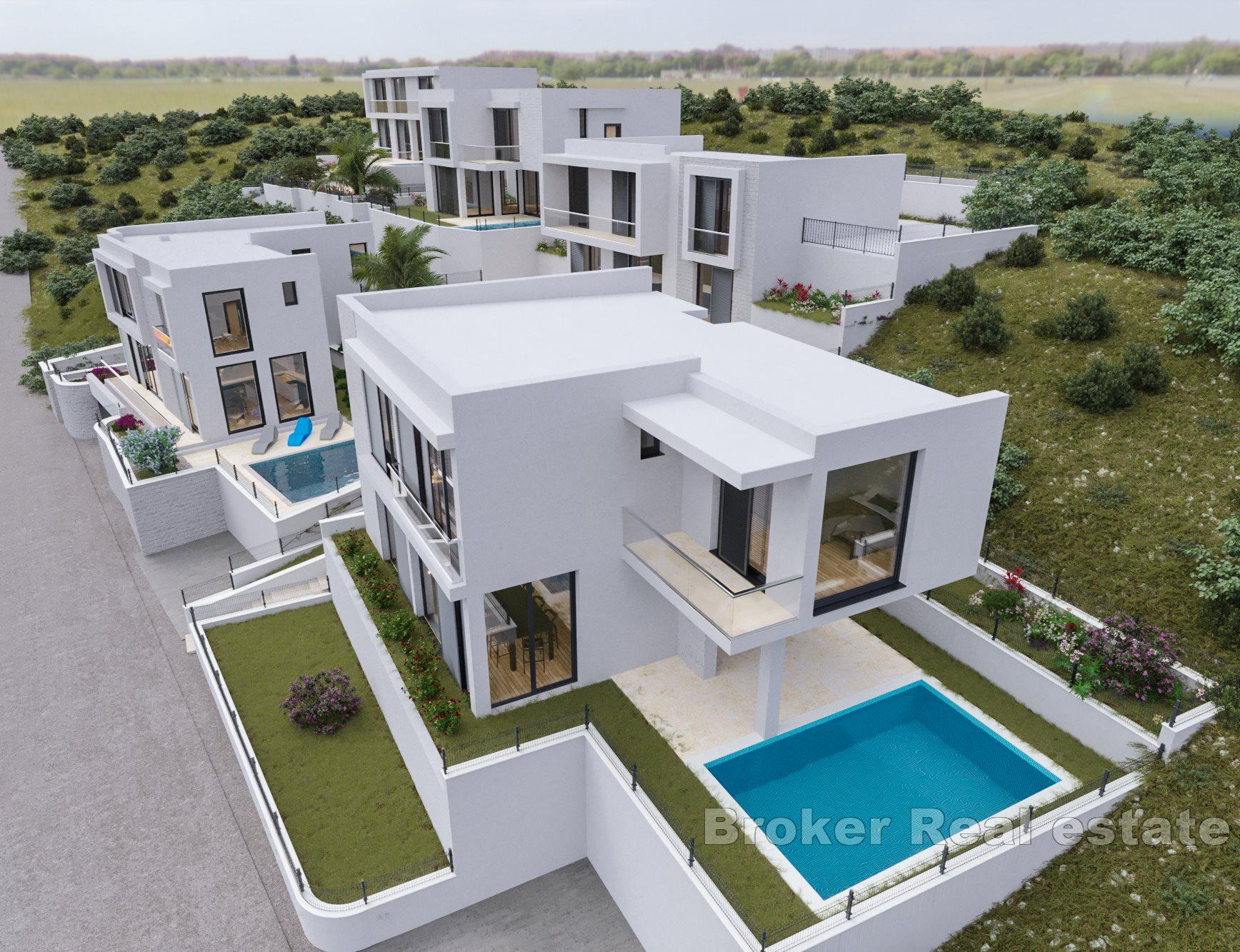 Villa with a pool not far from the sea
