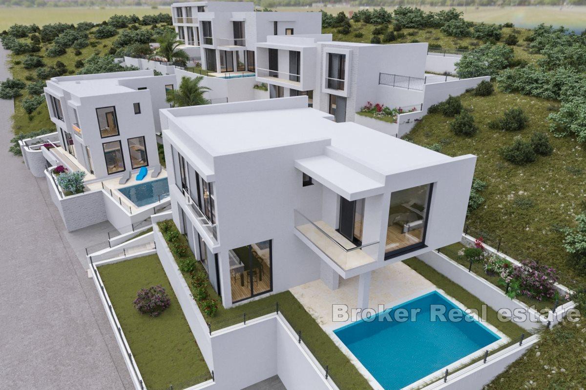 Villa with pool near the sea