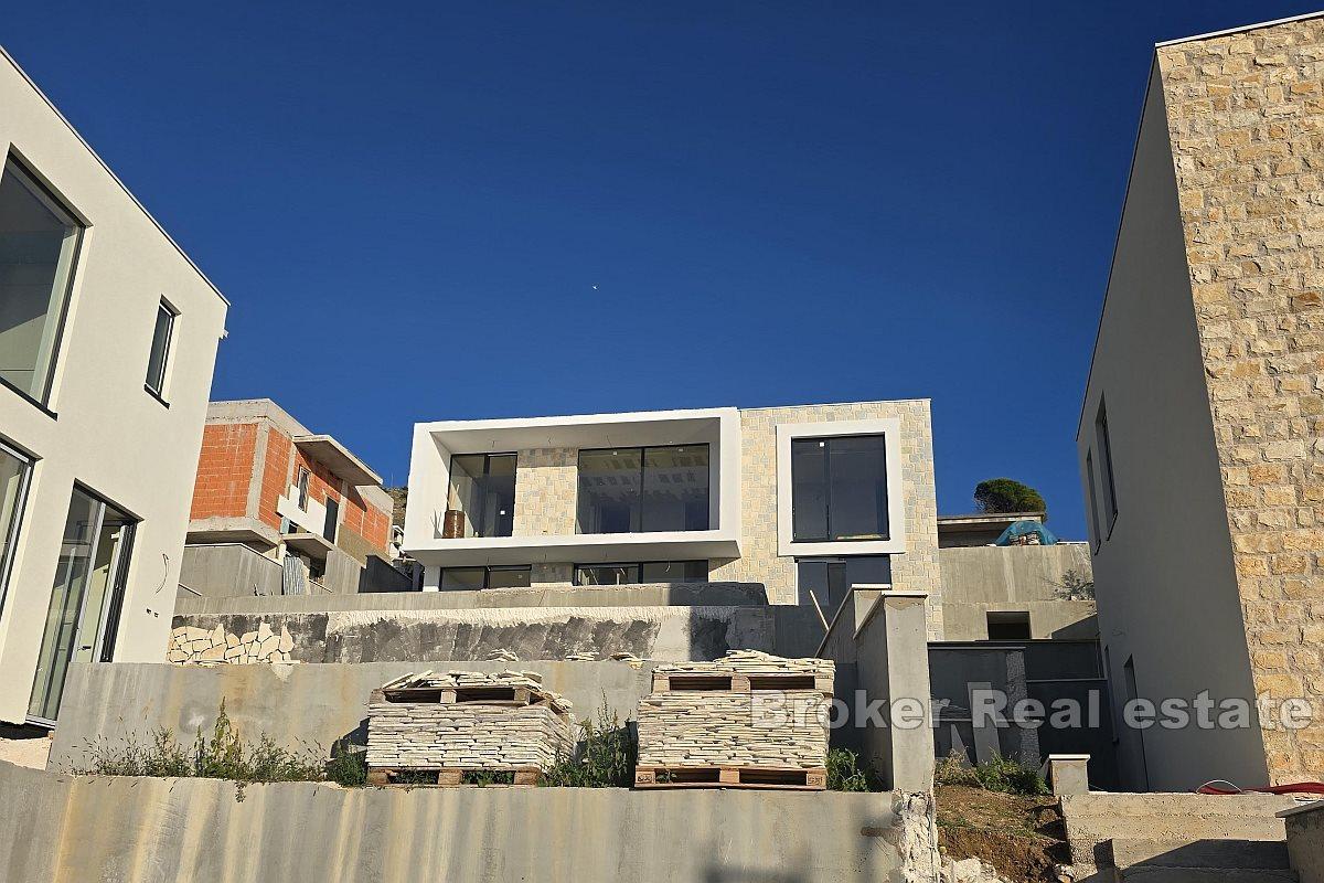 Villa in an exclusive complex with a sea view