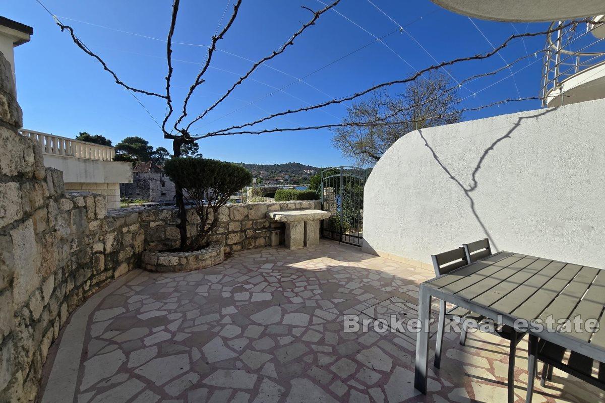 Dom w pierwszym rzędzie do morza z dwoma apartamentami