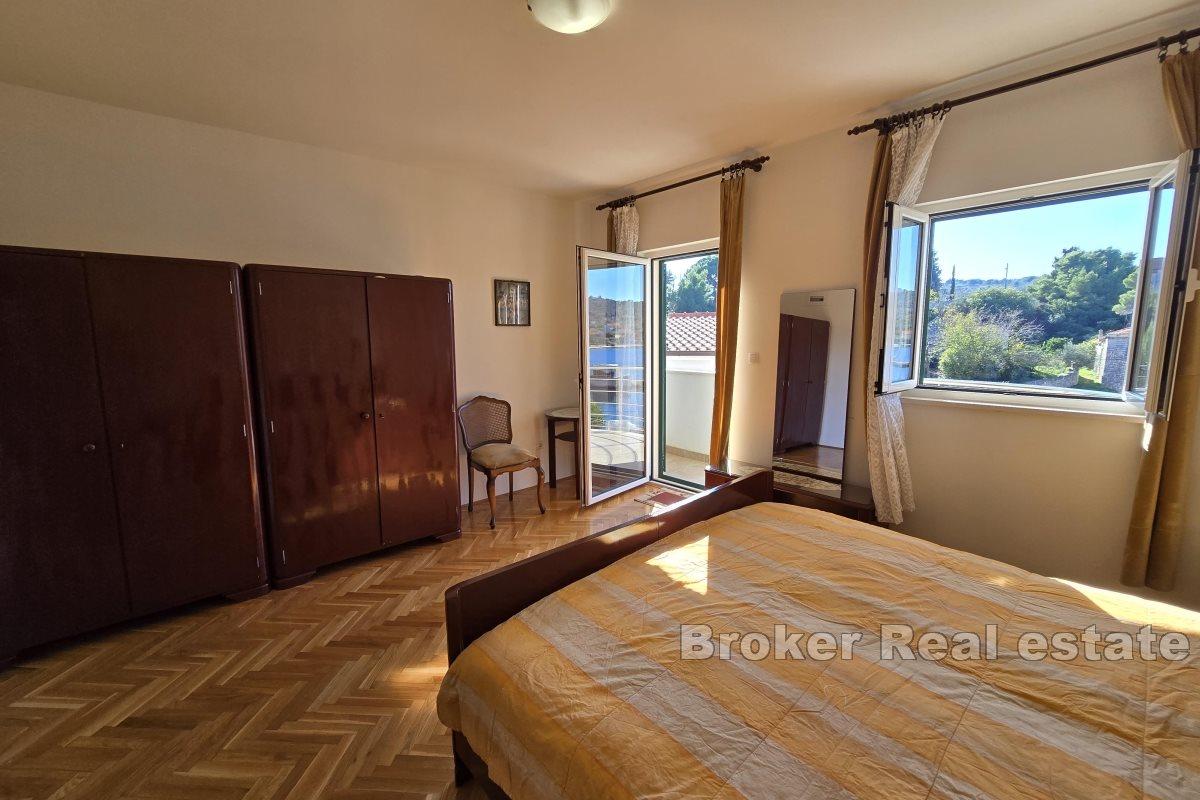 Dom w pierwszym rzędzie do morza z dwoma apartamentami