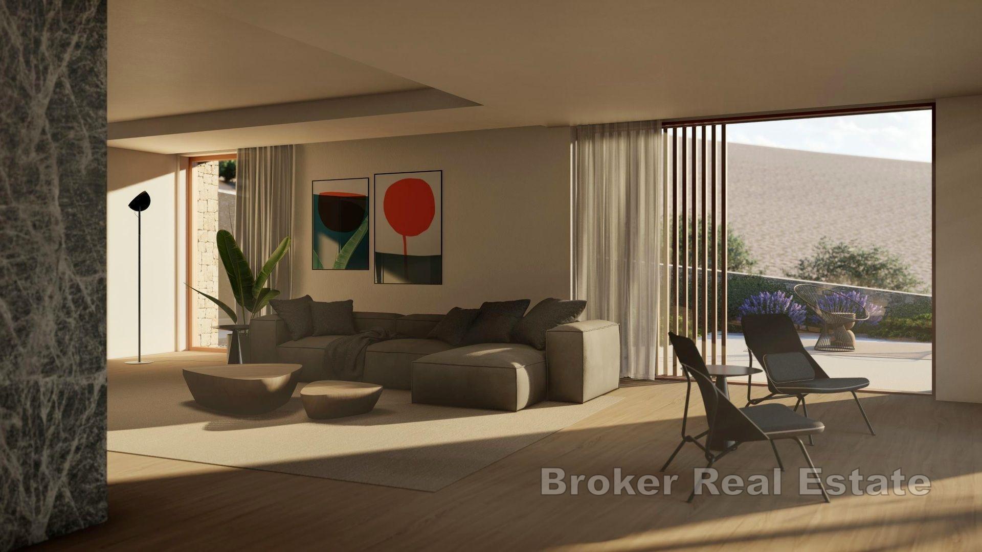 Nybygd villa i første rad til sjøen