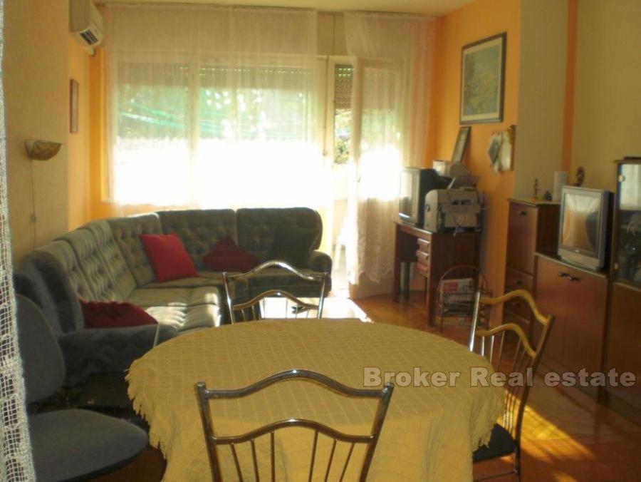 Komfortowy apartament z dwoma sypialniami, na sprzedaż