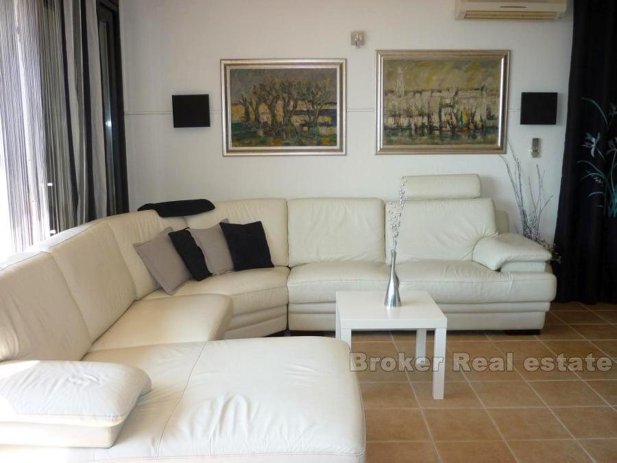 Meje, Comfortable three bedroom apartment, for sale