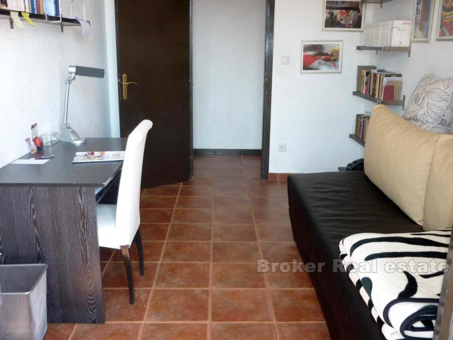 Meje, Comfortable three bedroom apartment, for sale