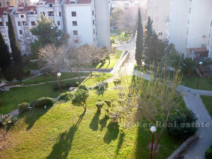 Mertojak, Three bedroom apartment on the 4th floor, for sale