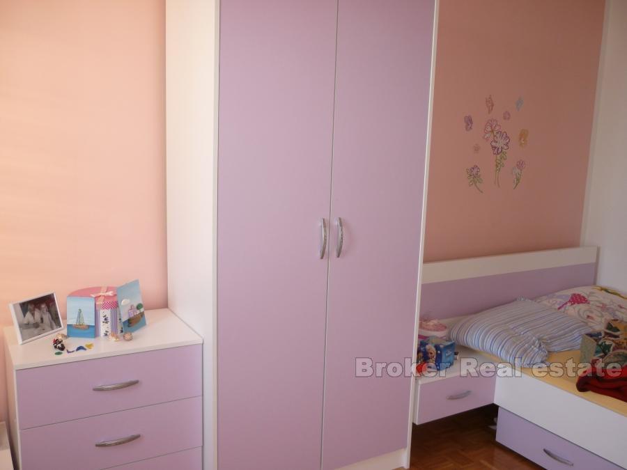 Mertojak, Three bedroom apartment on the 4th floor, for sale