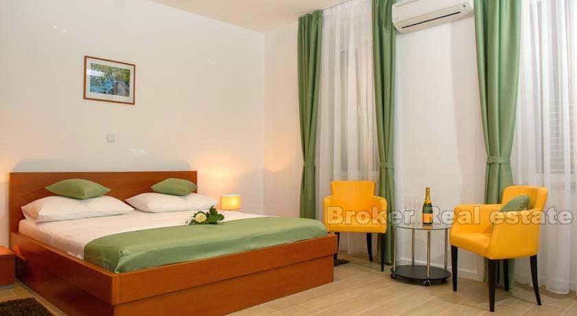 Fire studioleiligheter i sentrum