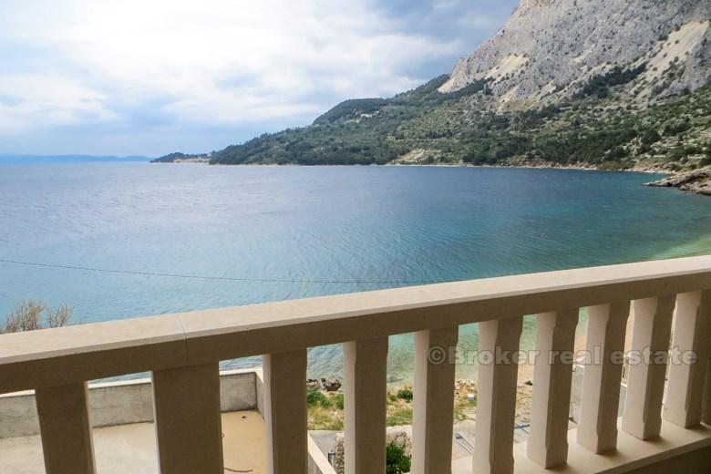 House in the first row to the sea, for sale