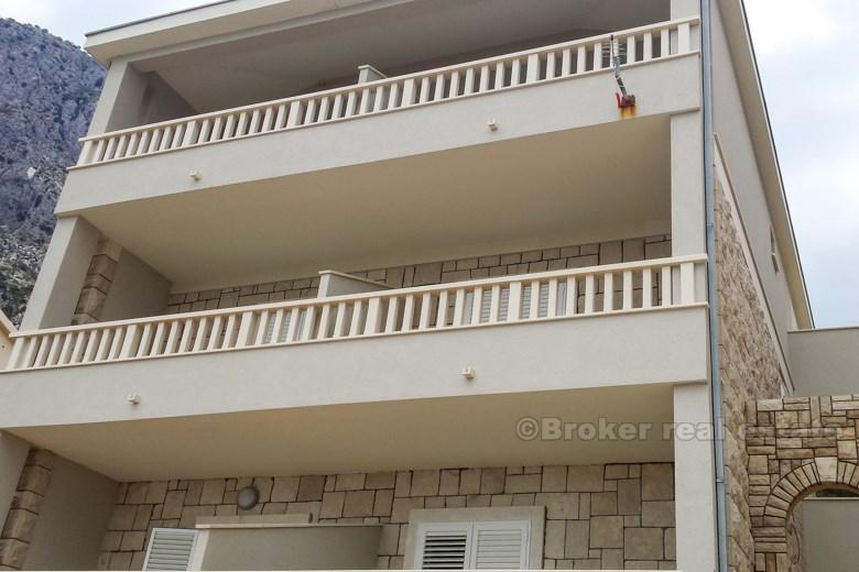 House in the first row to the sea, for sale