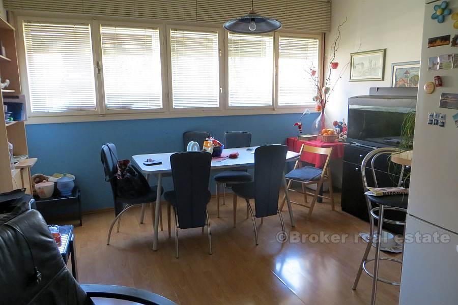 Två sovrum i centrum, till salu