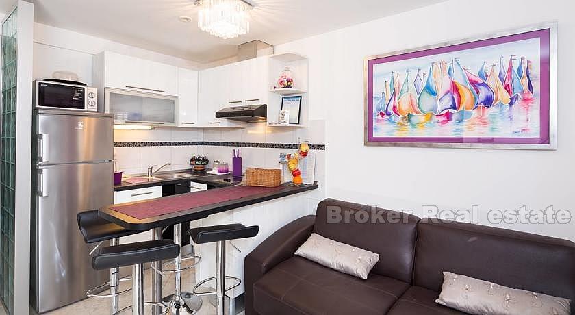 Nowoczesny apartament z jedną sypialnią w centrum, na sprzedaż