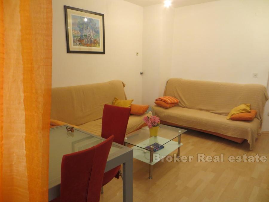 One bedroom apartment in a great location