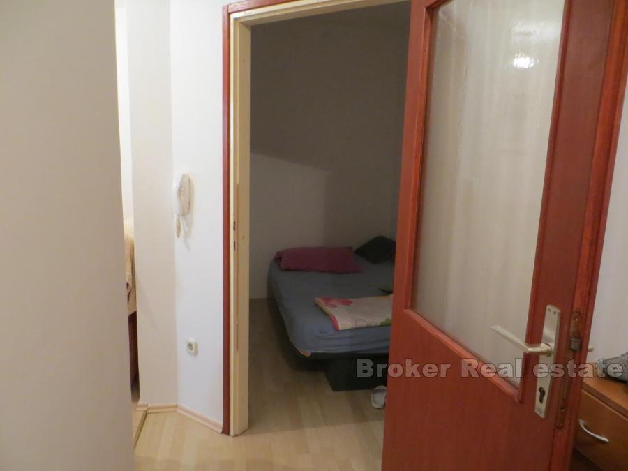 One bedroom apartment in a great location