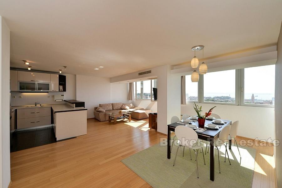 Vakker og solrik leilighet i sentrum, til salgs