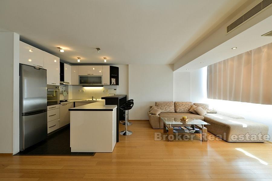 Vakker og solrik leilighet i sentrum, til salgs