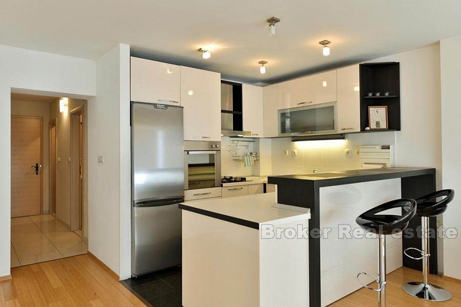 Vakker og solrik leilighet i sentrum, til salgs