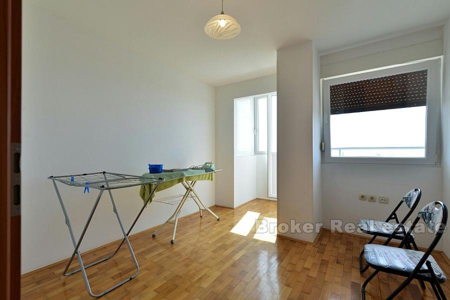 Vakker og solrik leilighet i sentrum, til salgs